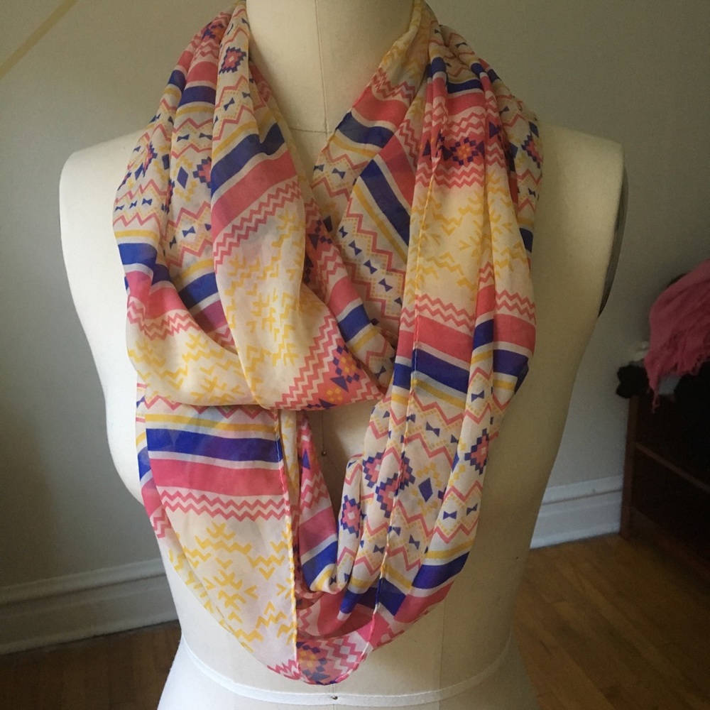 INFINITY SCARF